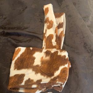 We wore what active set cowhide